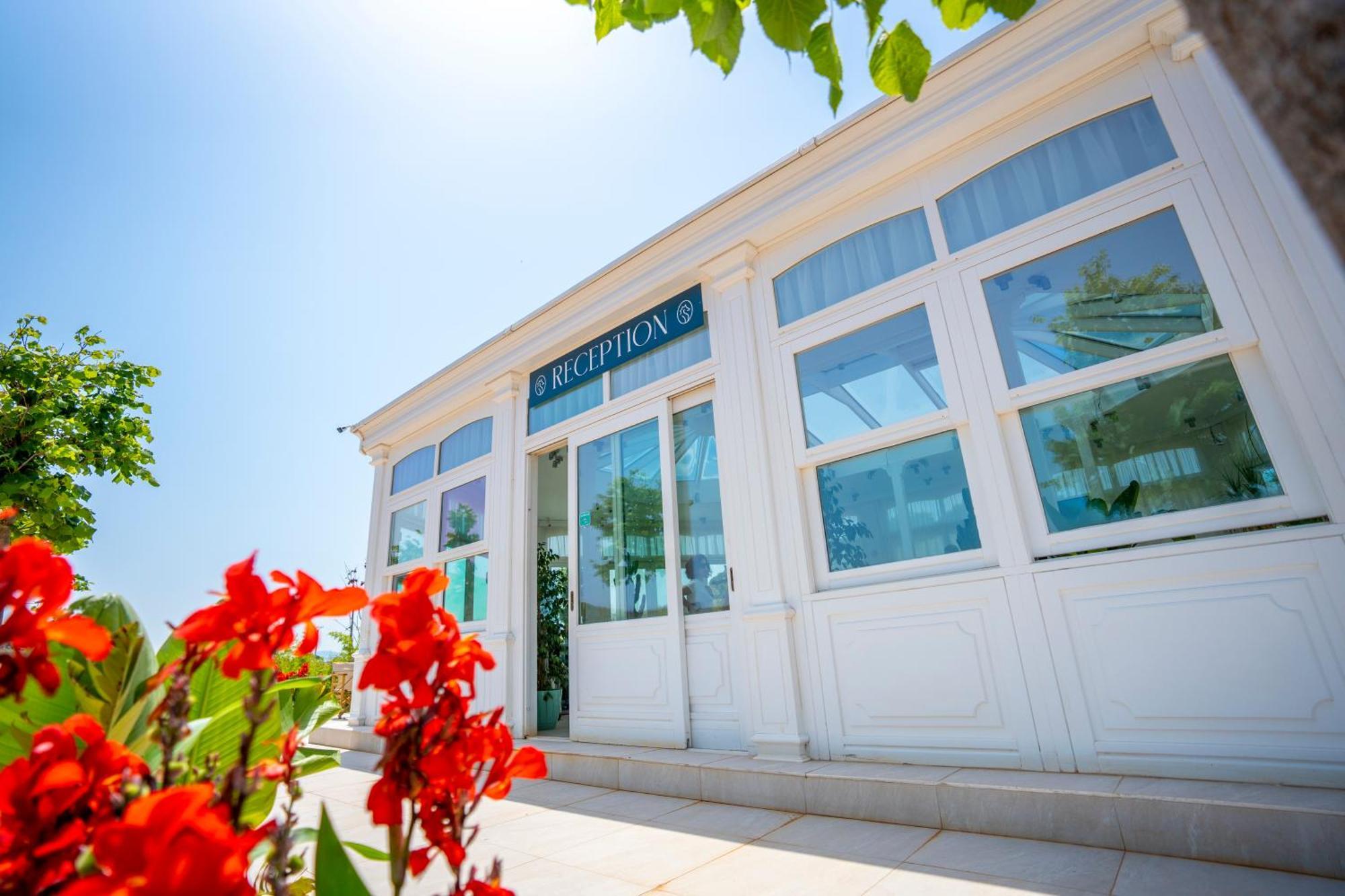 Arameras Beach Resort Ksamil Exterior photo